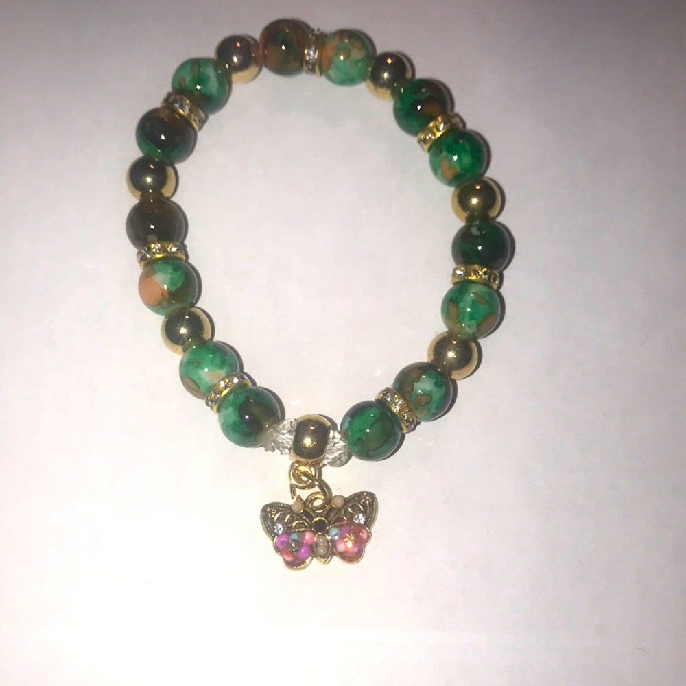 Beaded bracelet with butterfly